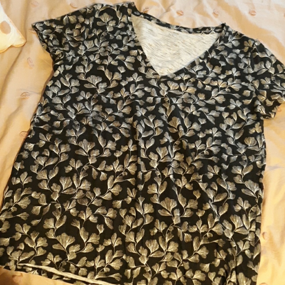 Short sleeve top